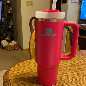 Stanley 30oz Quencher Tumbler passion pink